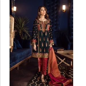 Iznik Embroidered Velvet Suit